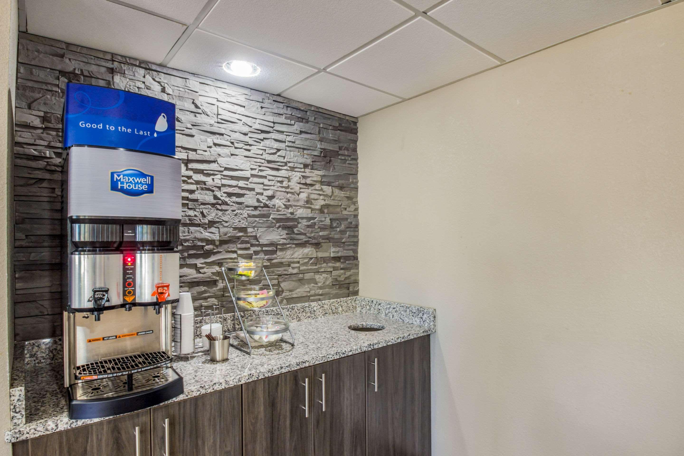Americinn By Wyndham Madison Wi Екстериор снимка