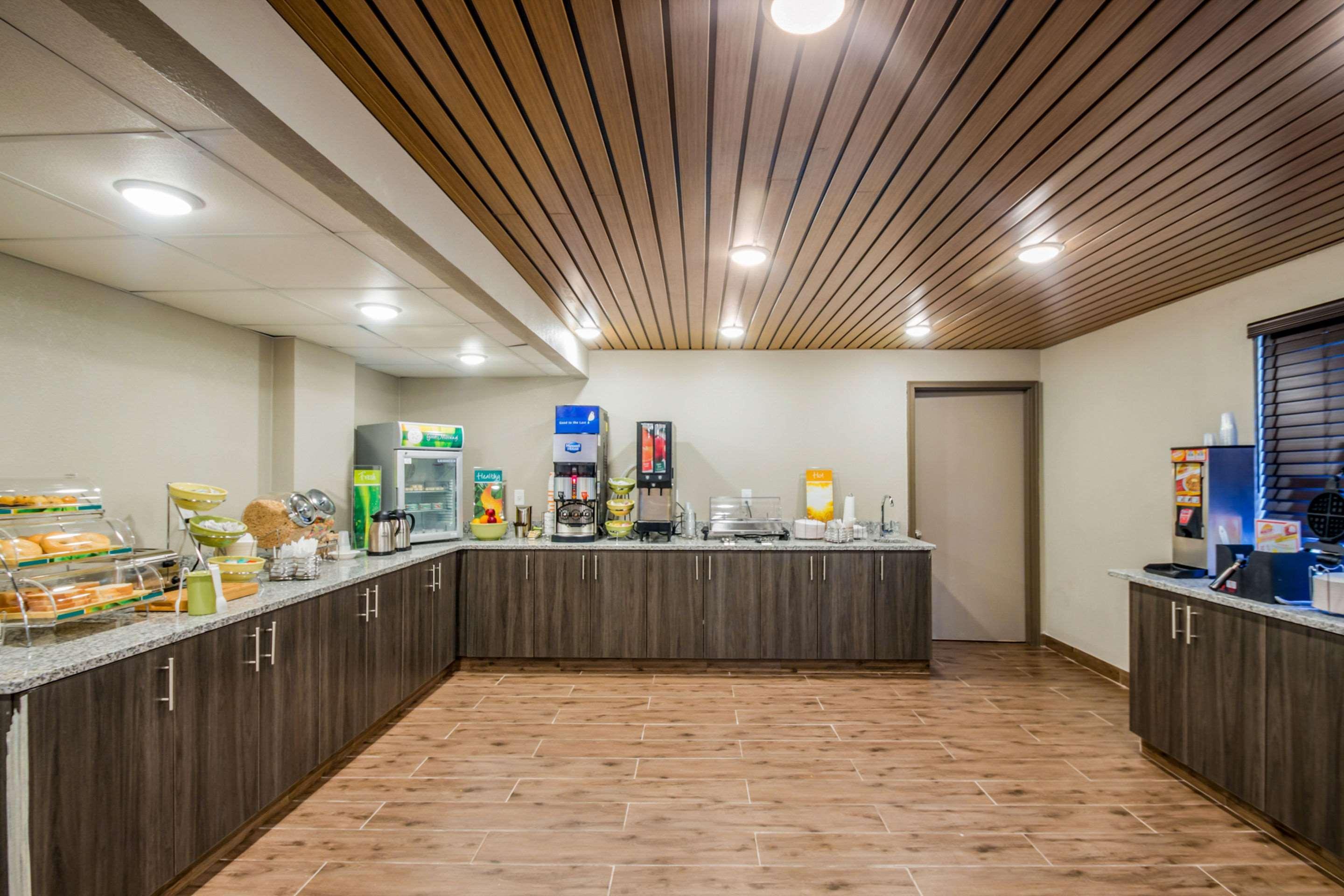 Americinn By Wyndham Madison Wi Екстериор снимка