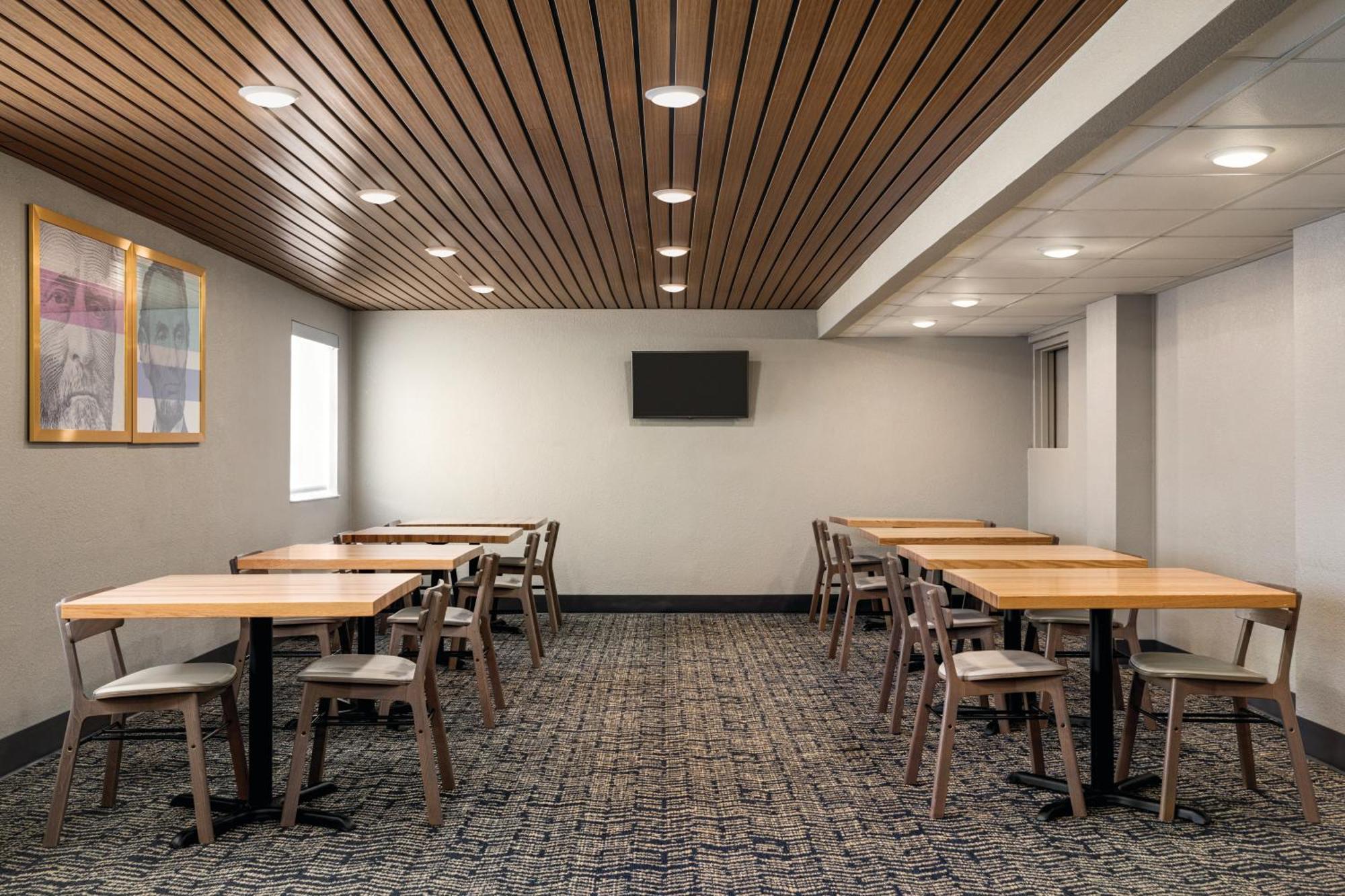 Americinn By Wyndham Madison Wi Екстериор снимка